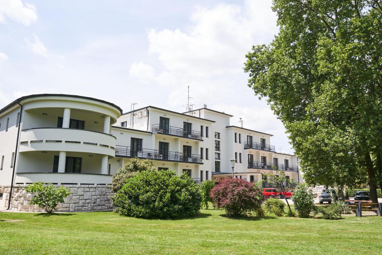 Hotel Korona Harkany Exterior photo